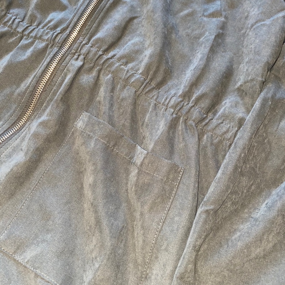 Green jacket - Picture 5 of 9